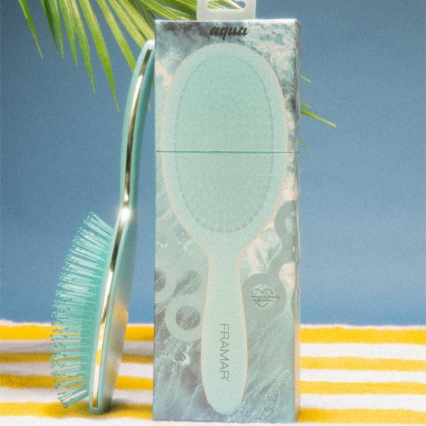 Baecation - Aqua - Detangle Brush